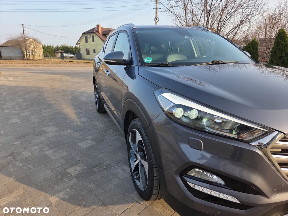 Hyundai Tucson 2.0 CRDI 4WD Automatik Premium - 22