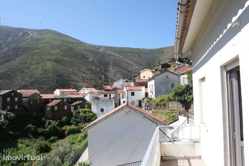 Vende-se Moradia em Aldeia - Grande imagem: 2/11