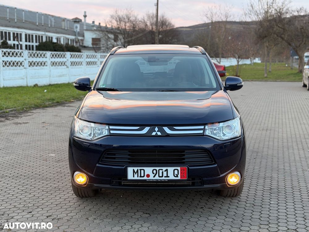 Mitsubishi Outlander 2.2 DI-D 4WD Automatik Edition+ - 3