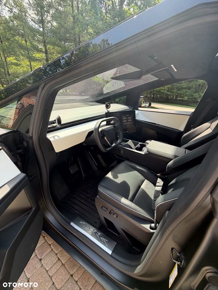 Tesla Cybertruck - 23