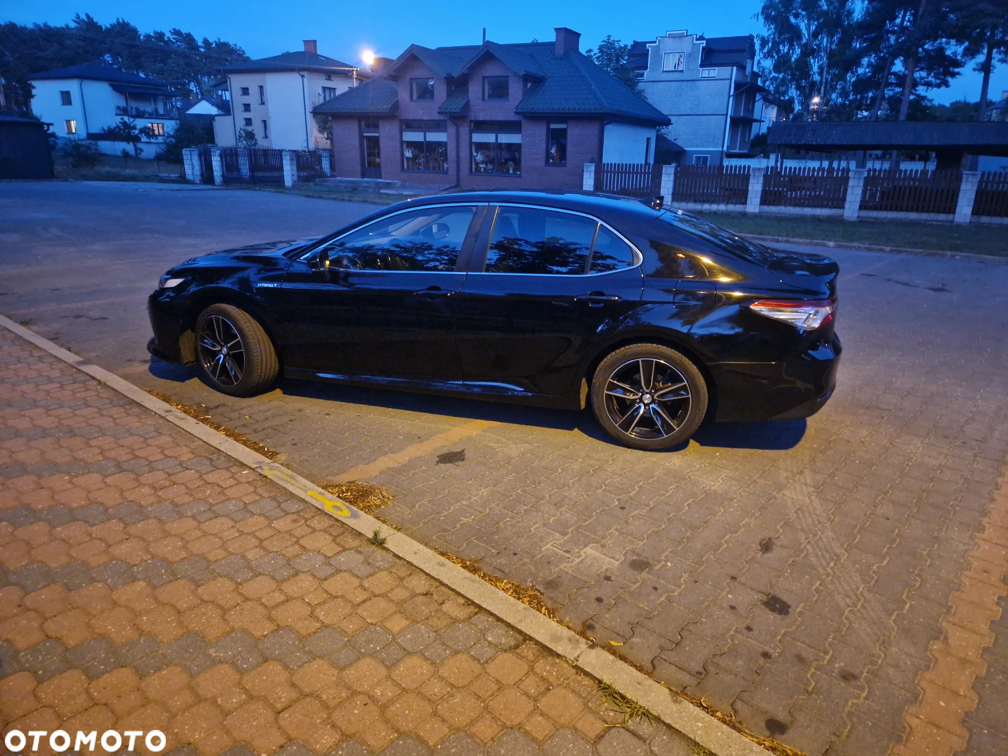 Toyota Camry - 3