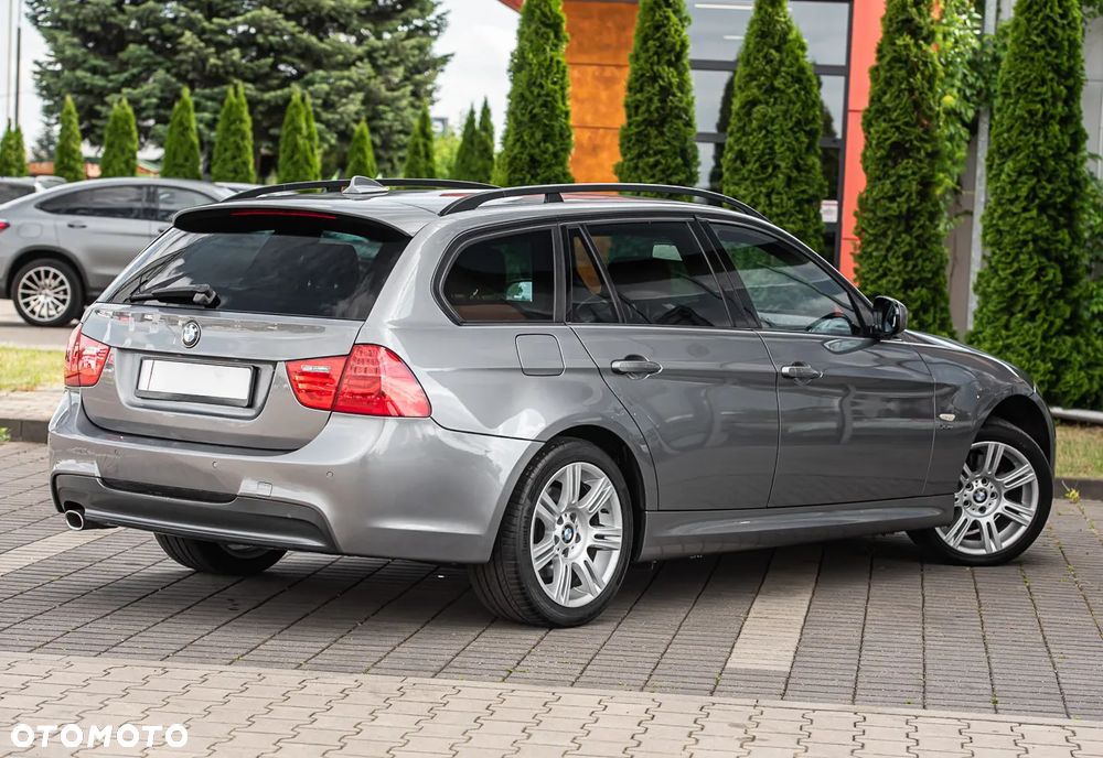 BMW Seria 3 320d xDrive DPF Touring - 13