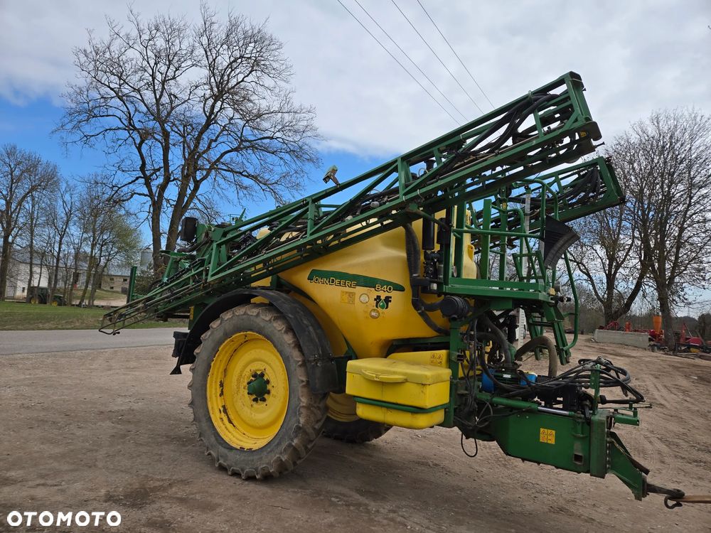 John Deere TRSP-25 Opryskiwacz Kołowy