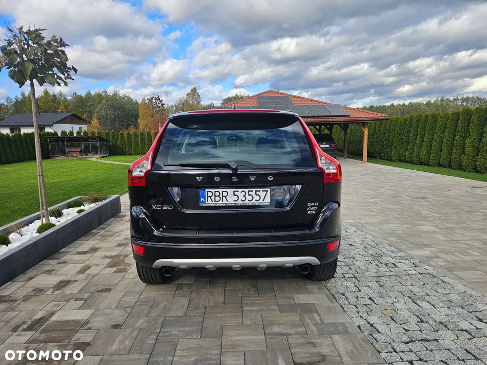 Volvo XC 60 2.4D AWD RDesign - 4