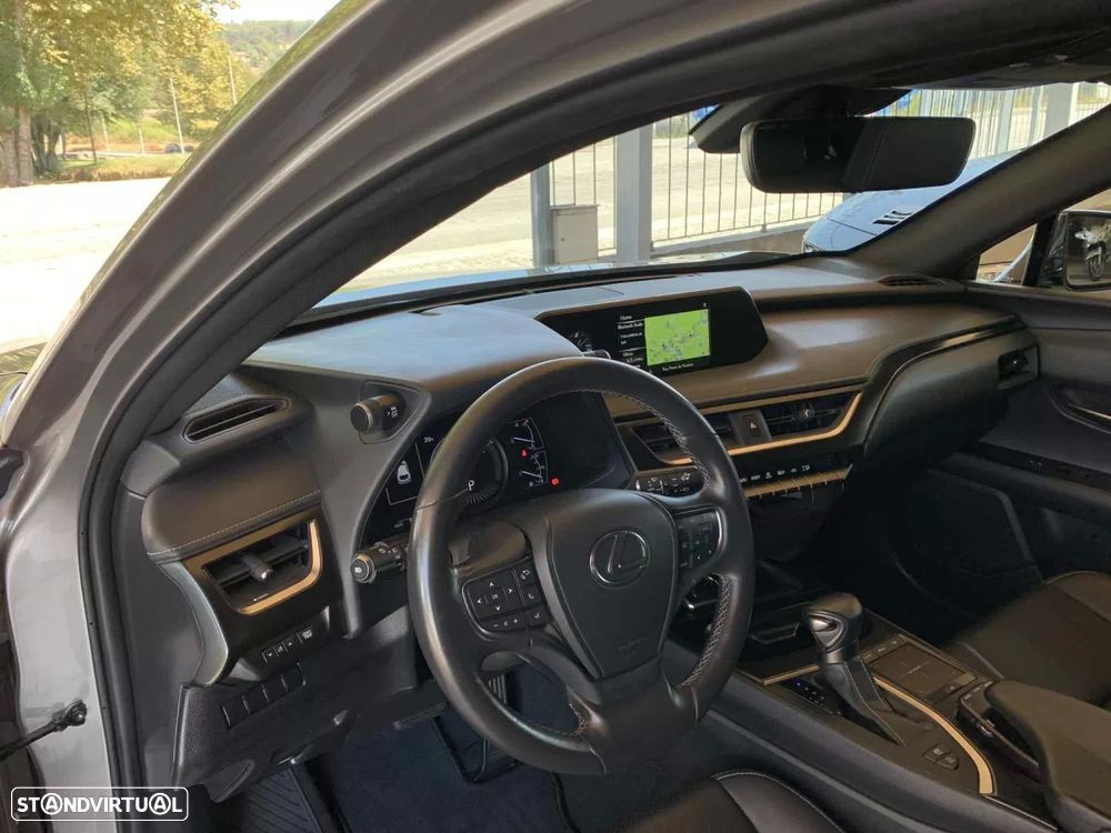Lexus UX 250h Executive+ - 13