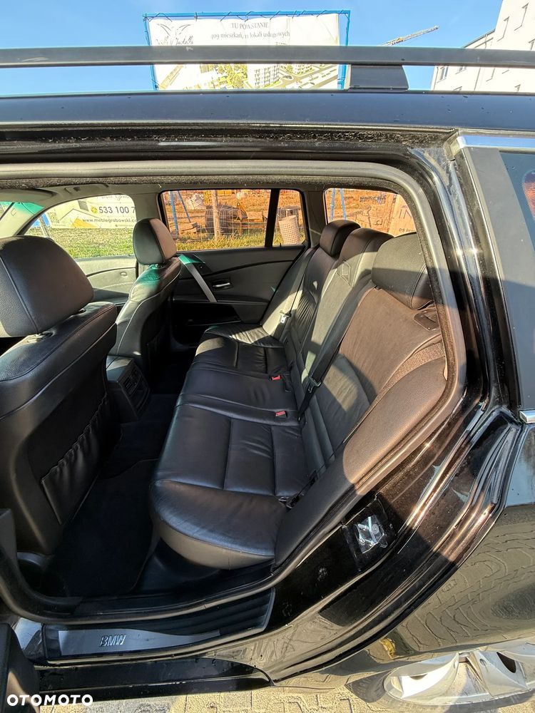 BMW Seria 5 525d - 13