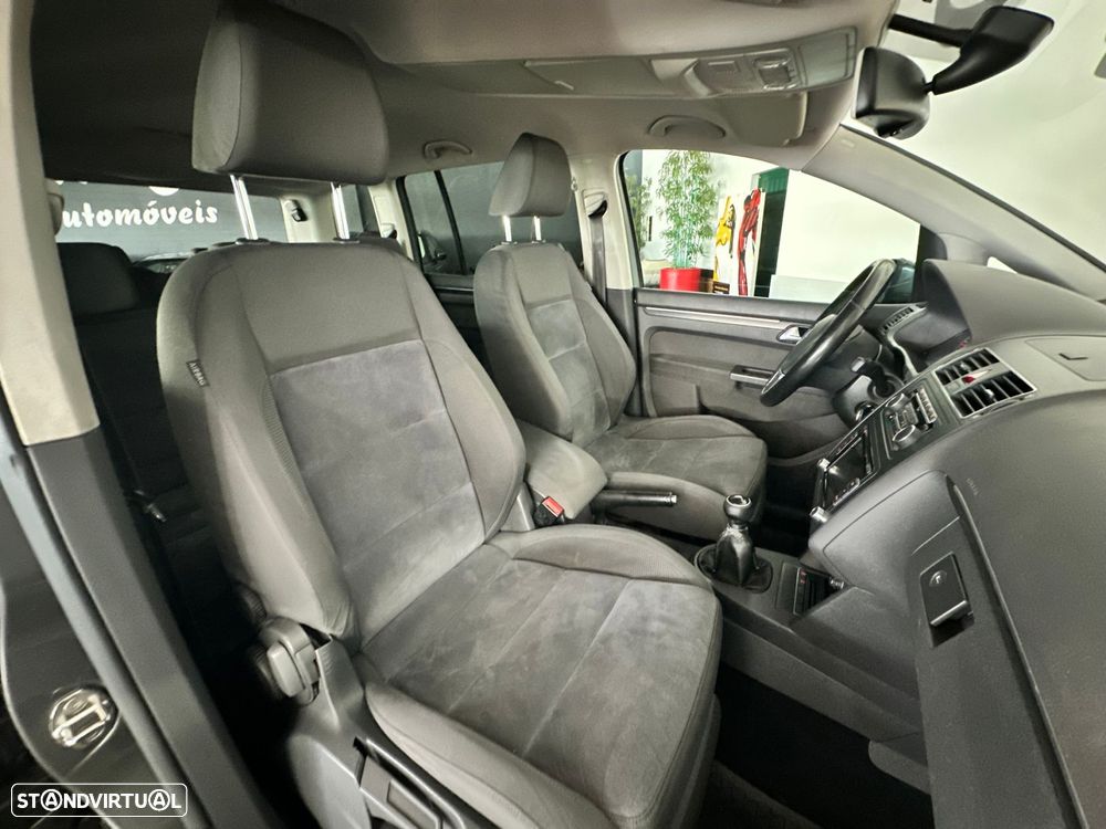 VW Touran 1.6 TDI Blue.Confortline 7L - 26