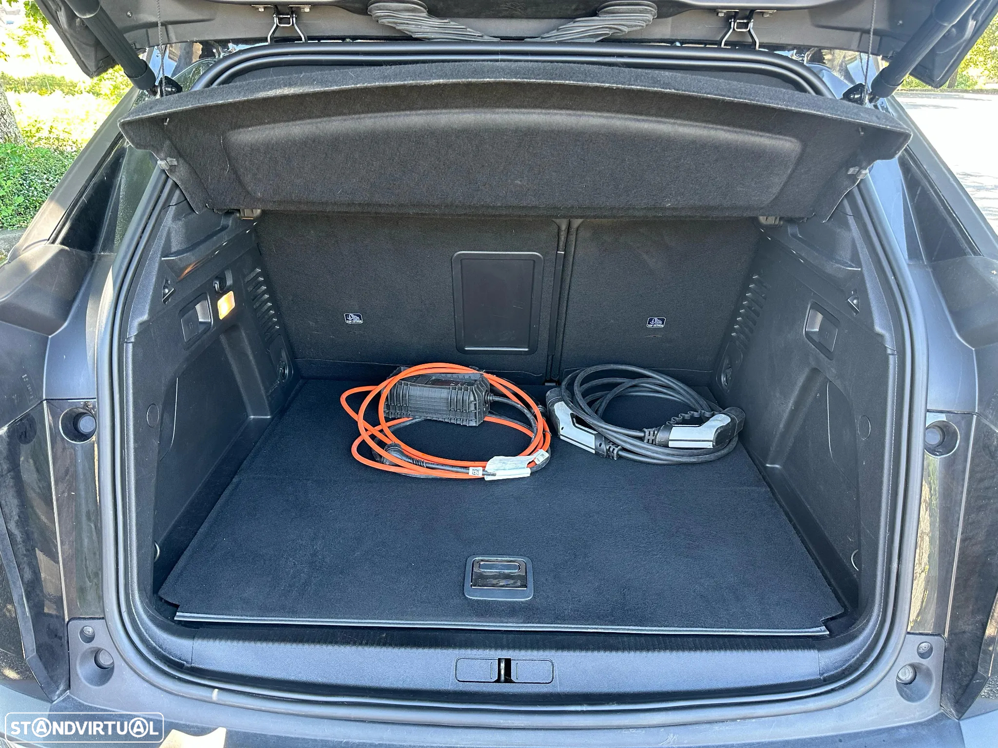Peugeot 3008 1.6 Hybrid GT Pack e-EAT8 - 34