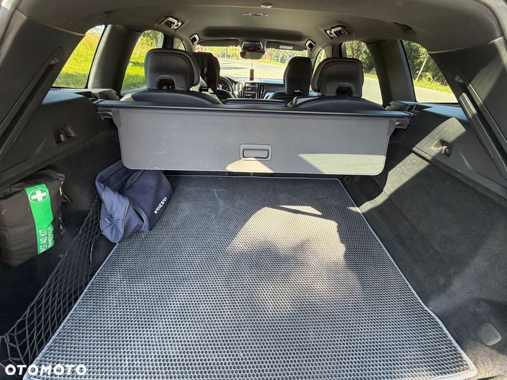 Volvo XC 60 D5 SCR AWD R-Design - 14