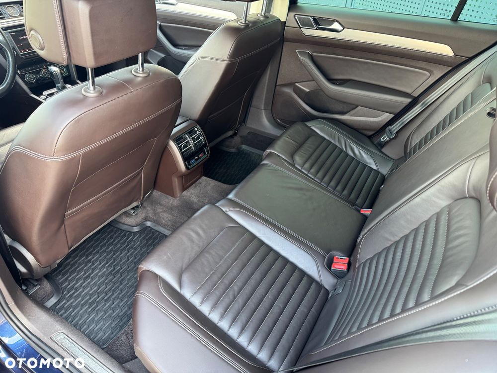Volkswagen Passat 2.0 TDI BMT 4Mot Highline DSG - 25