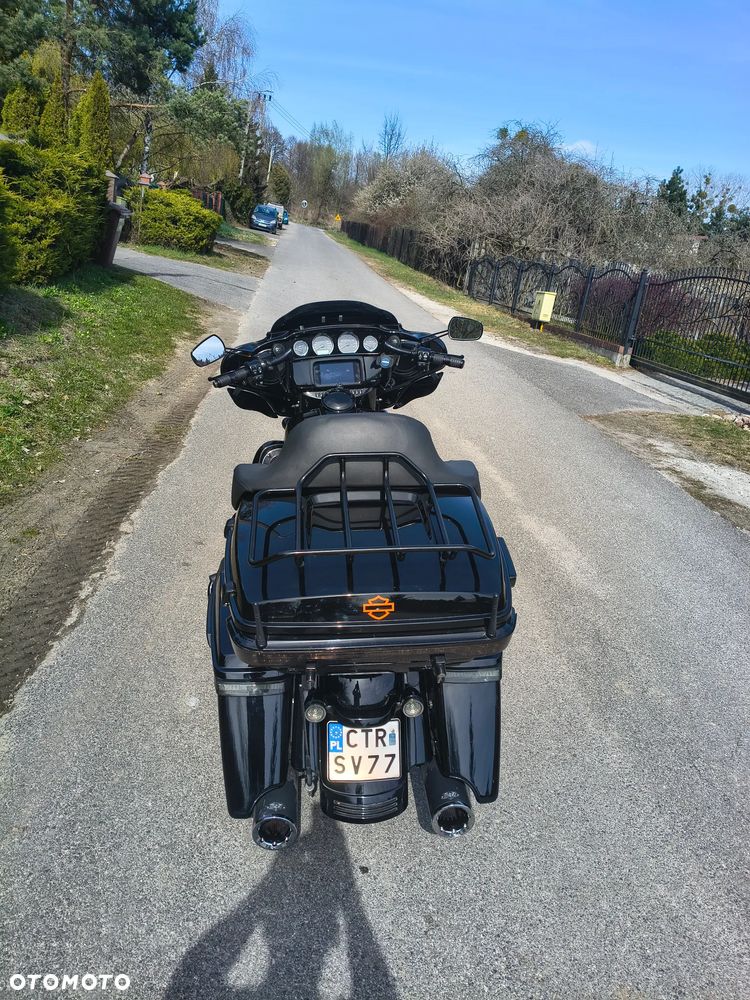 Harley-Davidson Touring Street Glide - 2