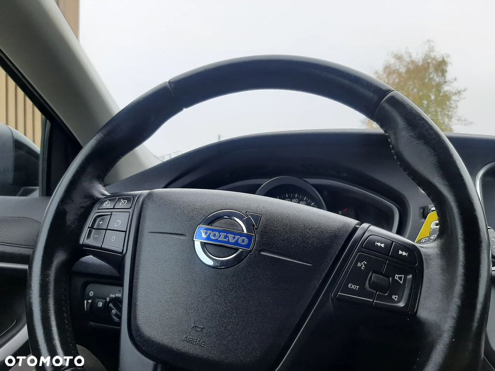 Volvo V40 Cross Country D2 Momentum - 17