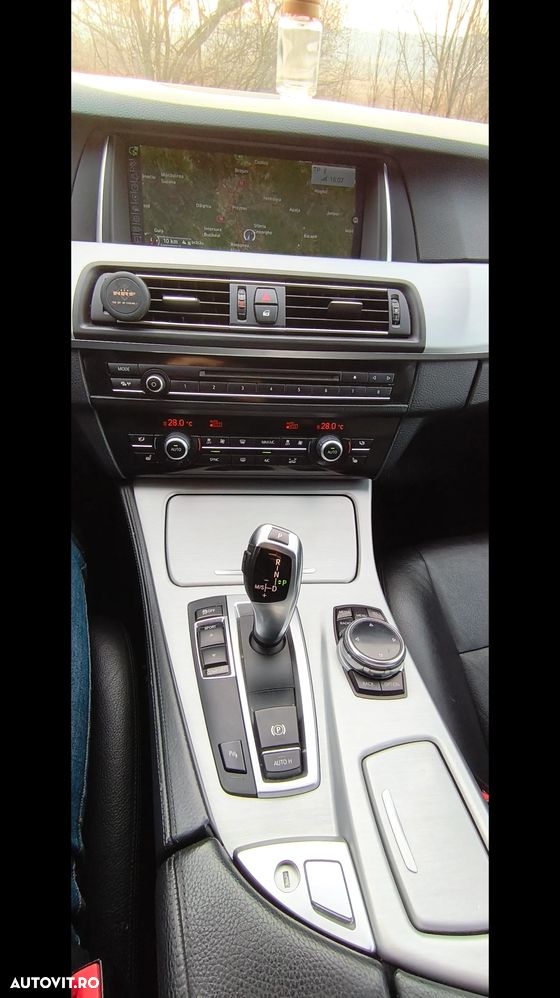 BMW Seria 5 520d Aut. - 9