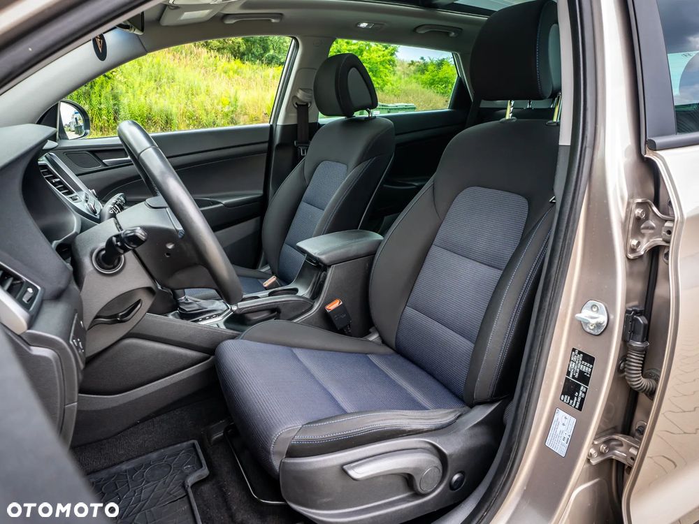 Hyundai Tucson blue 1.7 CRDi 2WD DCT Premium - 35