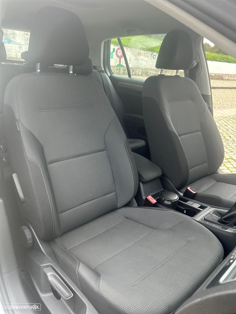 VW Golf 1.6 TDi Trendline BlueMotion - 16