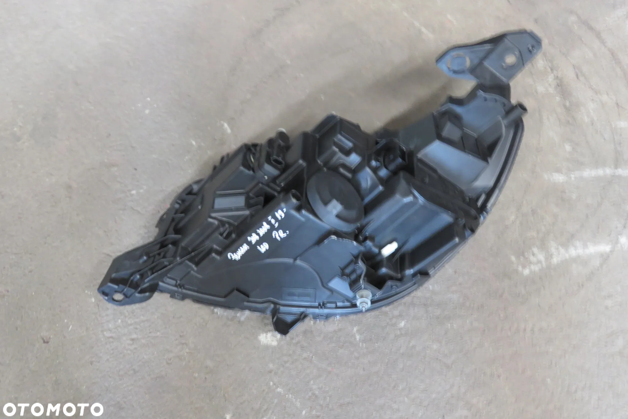 PEUGEOT 208 II lampy full led - 3