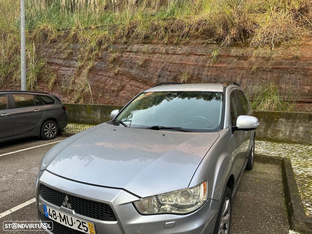 Mitsubishi Outlander 2.2 DI-D Instyle - 2
