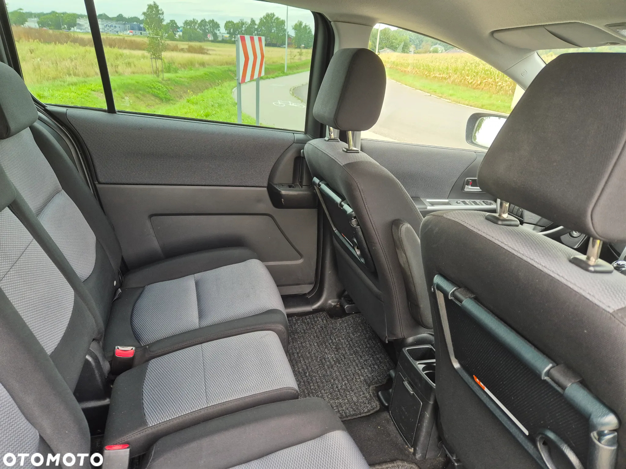 Mazda 5 2.0 Exclusive + - 23
