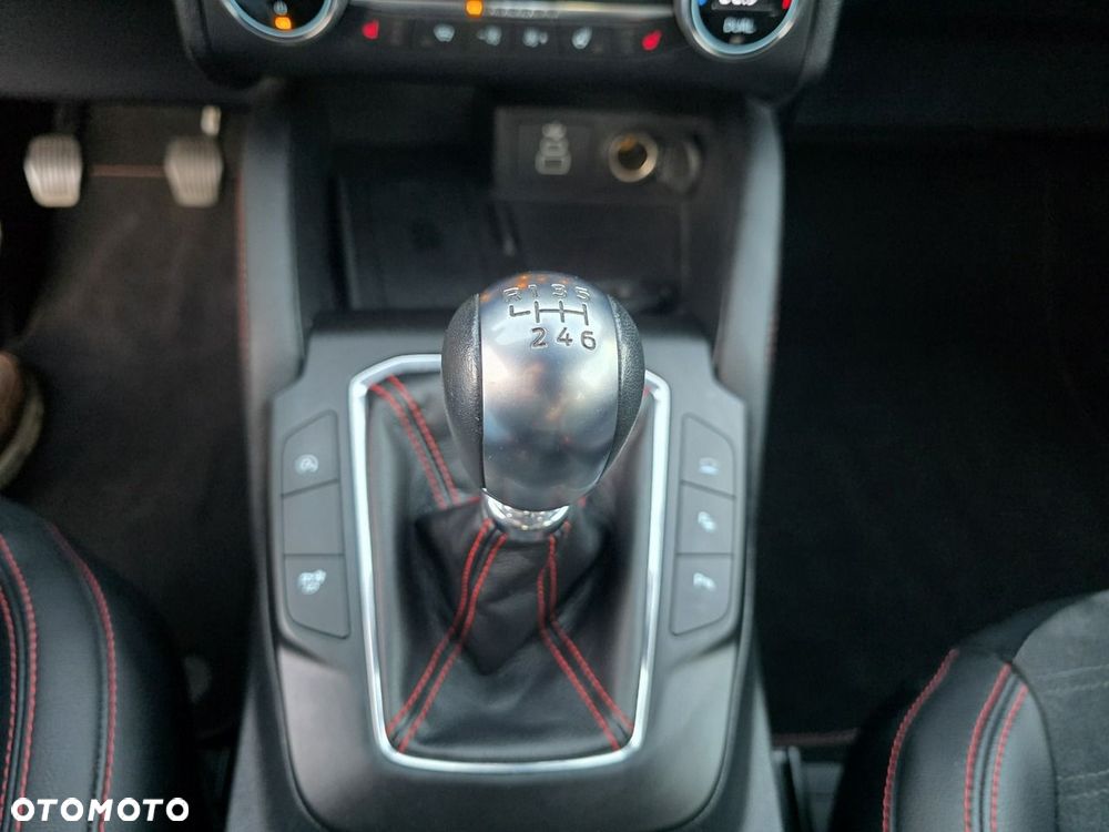Ford Kuga - 19
