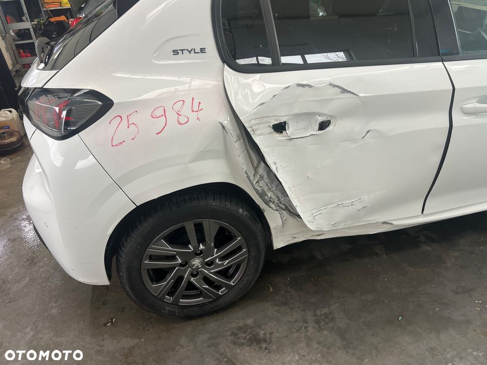 Peugeot 208 1.2 PureTech Style S&S - 11