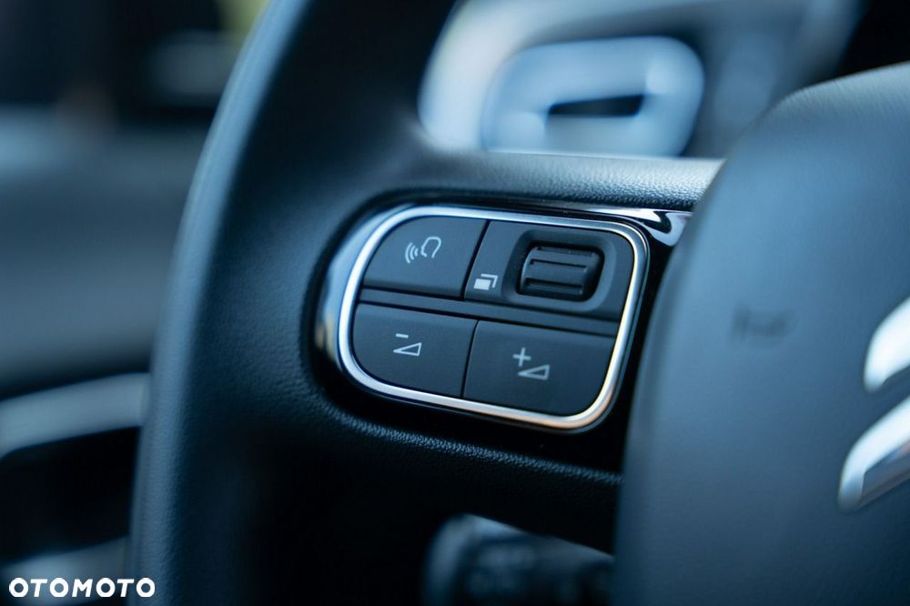Citroën C3 1.2 PureTech Shine EAT6 - 24