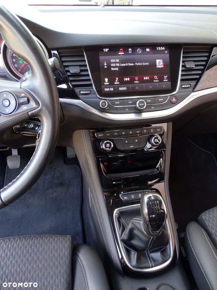 Opel Astra 1.4 Turbo Innovation - 28