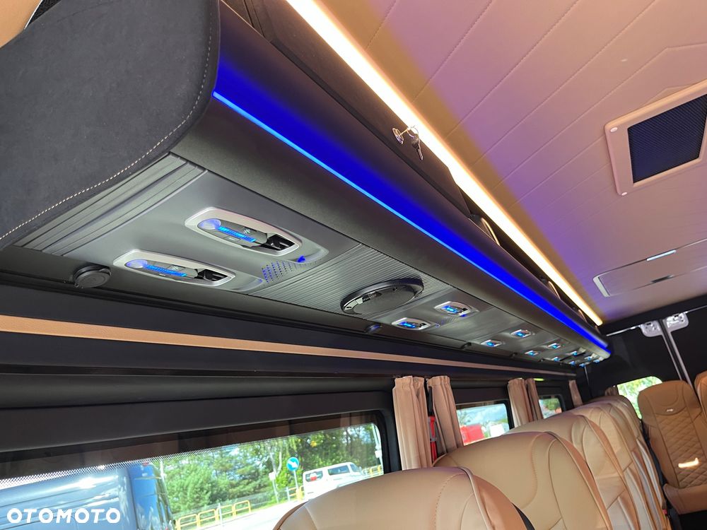 Mercedes-Benz Sprinter 519 - 19