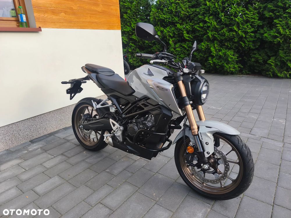 Honda CB - 1