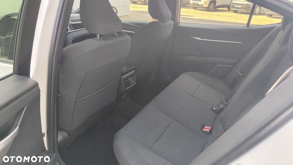 Toyota Camry - 12