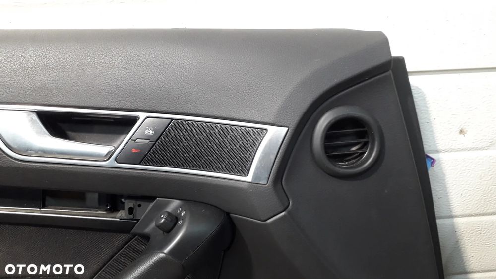 tapicerka boczek drzwi lewy przód A6 C6 2.0 FSI TFSI BPJ - 4