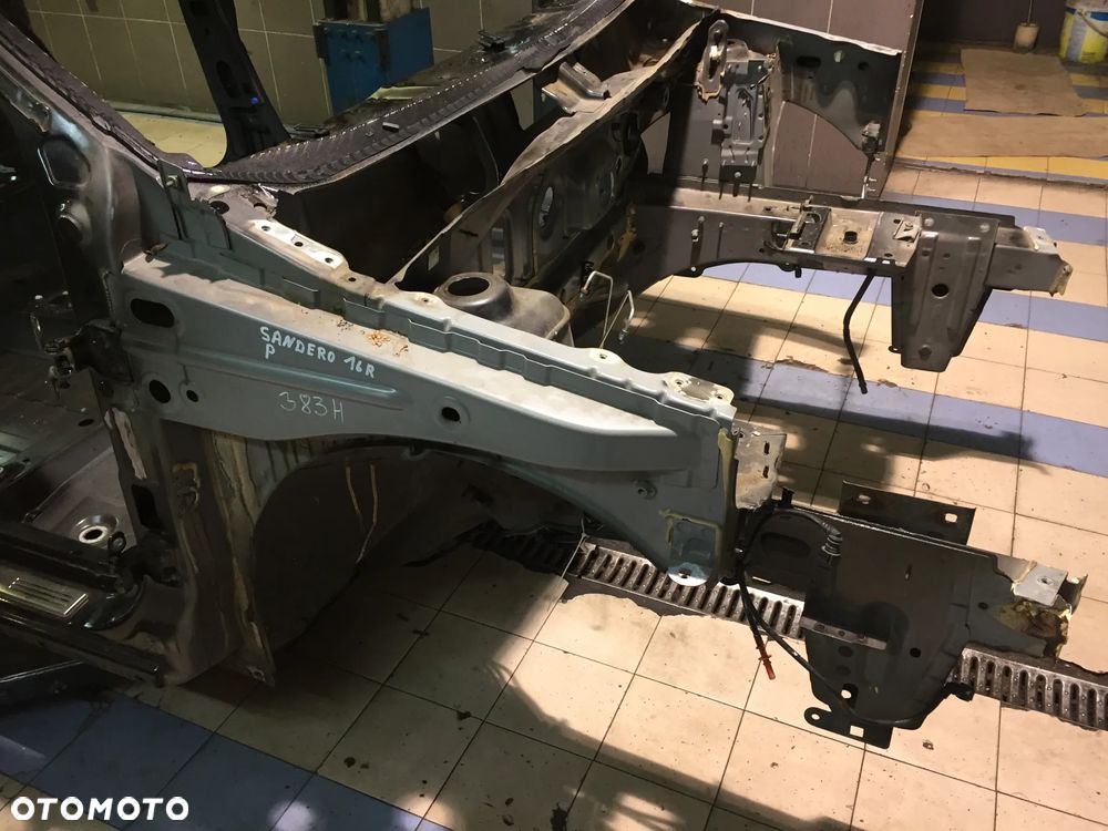 DACIA SANDERO 16R ĆWIARTKA PRAWA PRZÓD - 1