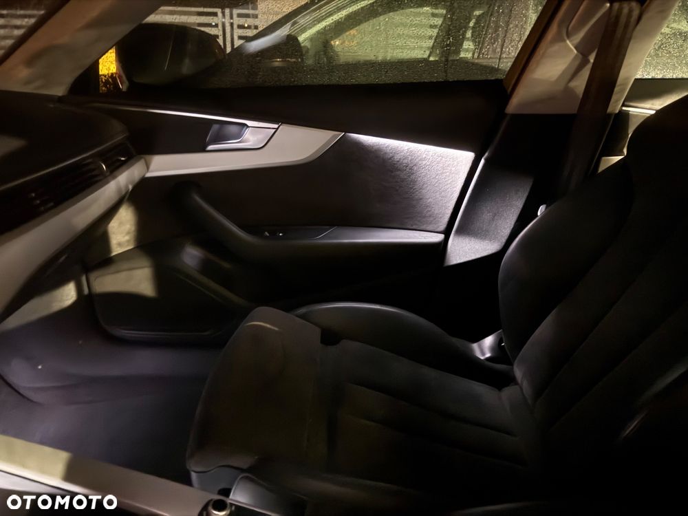 Audi A4 Limousine 35 TDI S tronic - 12