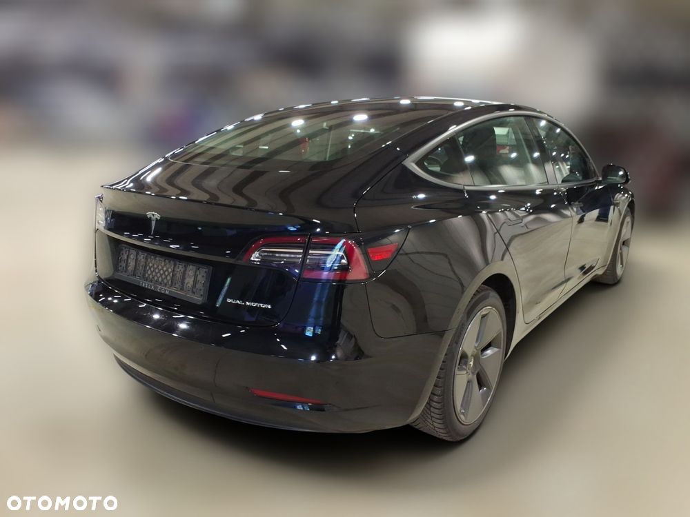 Tesla Model 3 - 5