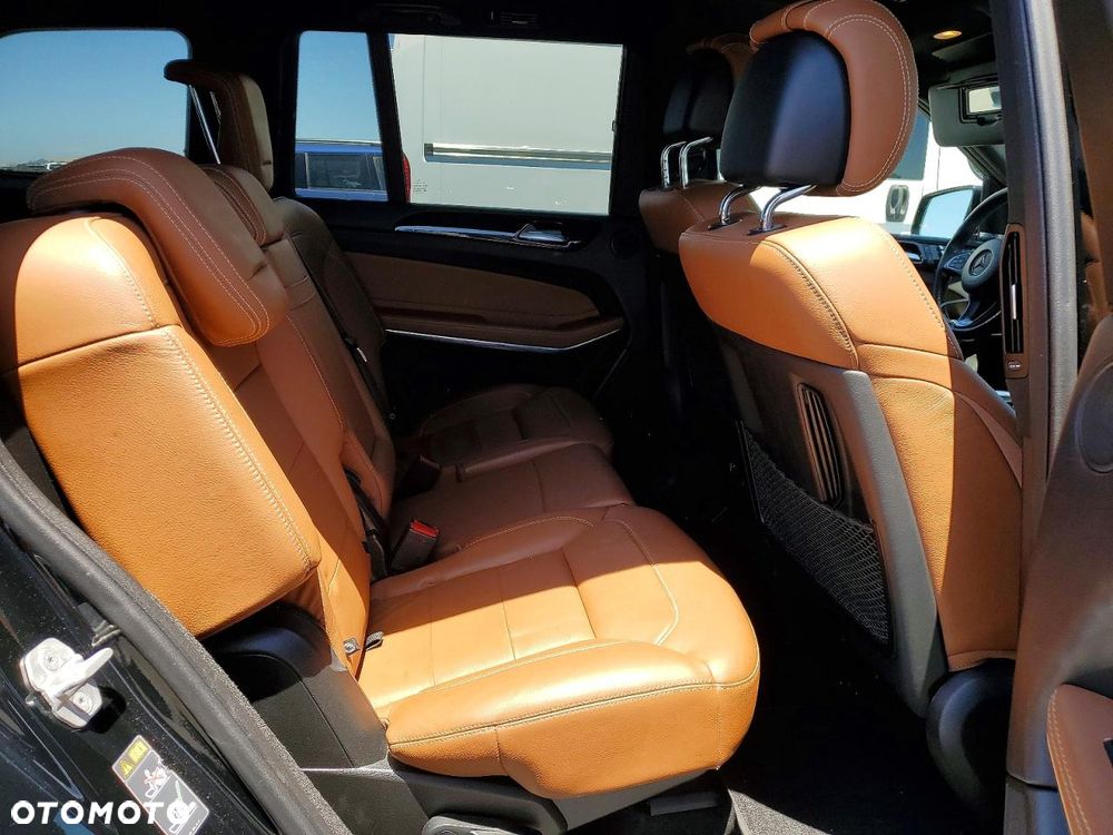 Mercedes-Benz GLS - 8