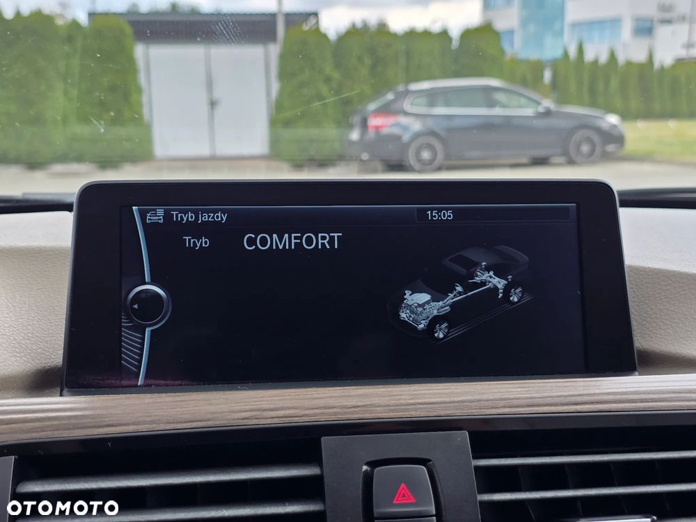 BMW Seria 3 320i Modern Line - 35