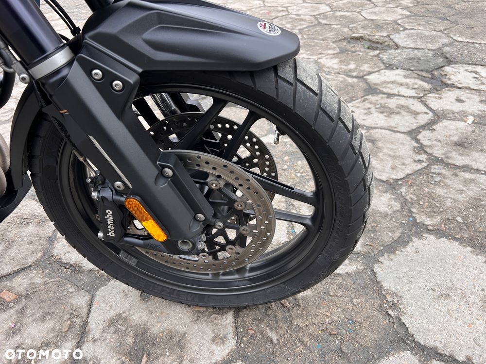 Triumph Tiger - 12