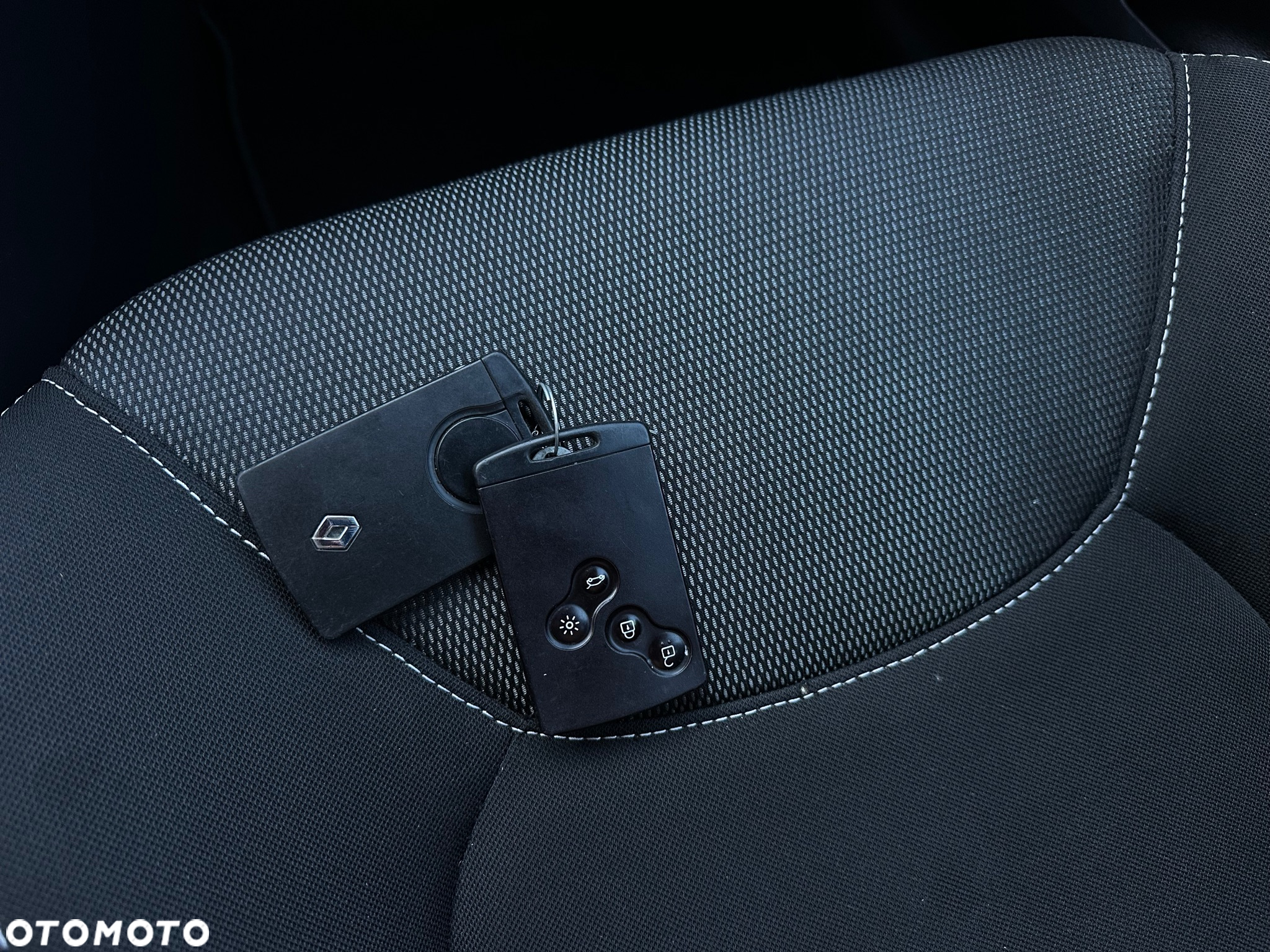 Renault Clio (Energy) dCi 90 EDC Bose Edition - 10