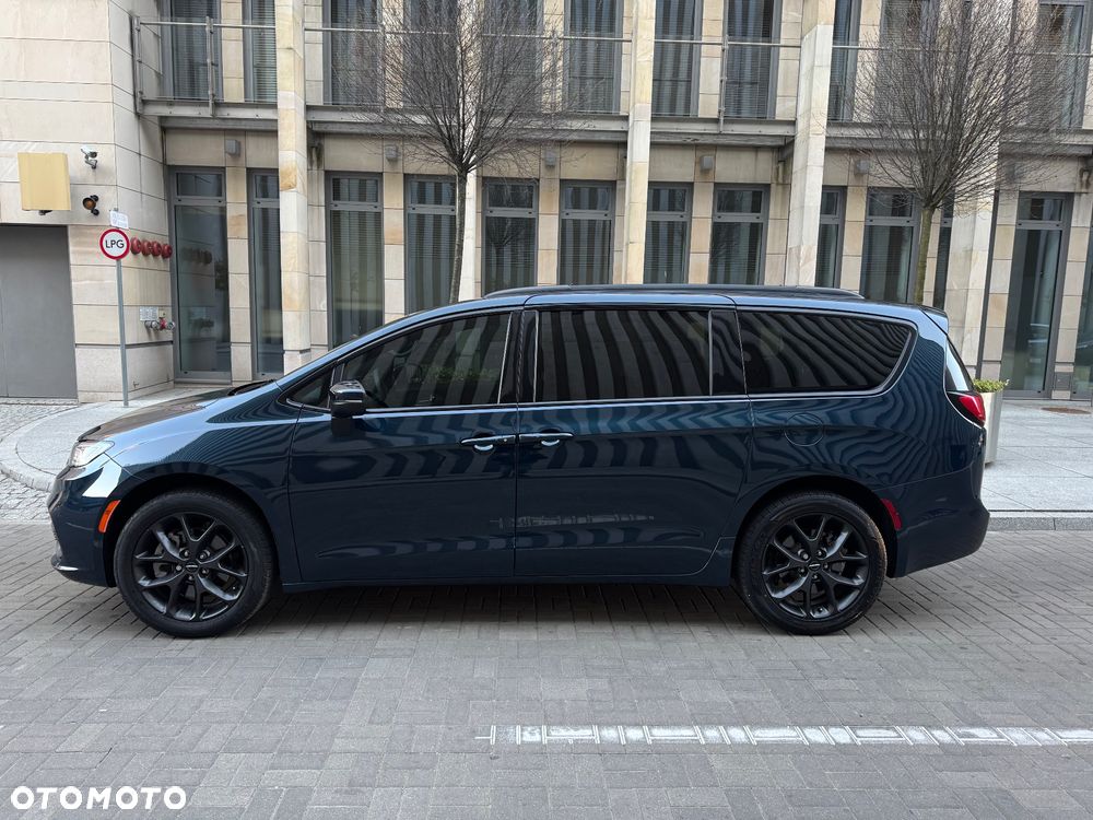 Chrysler Pacifica - 5