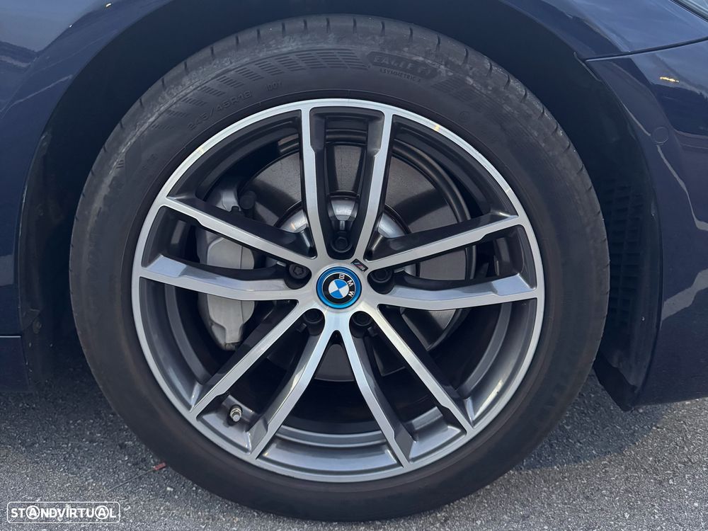 BMW 530 e Pack Desportivo M - 9