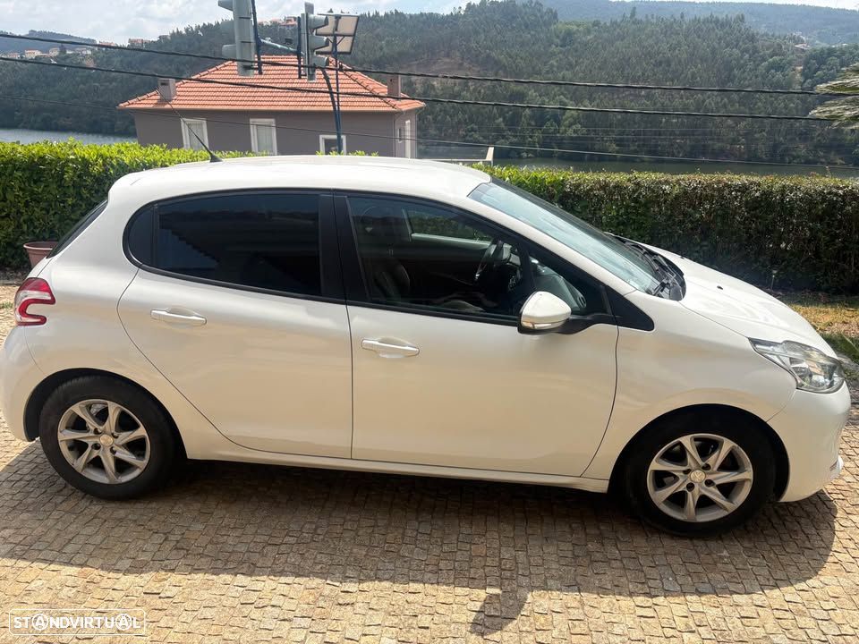 Peugeot 208 1.4 HDi - 4