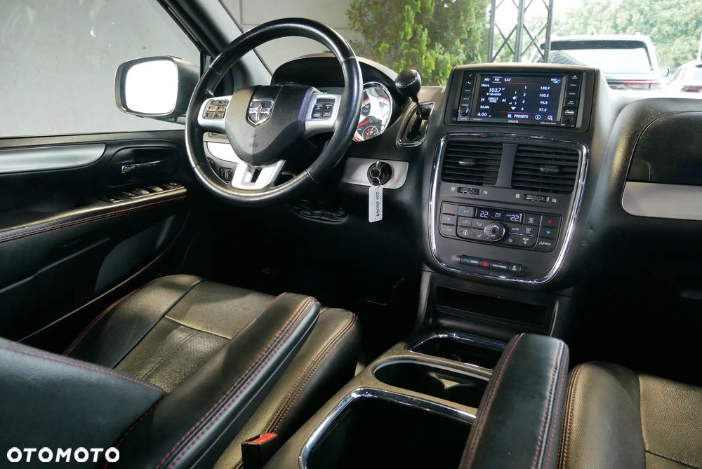 Dodge Grand Caravan - 17