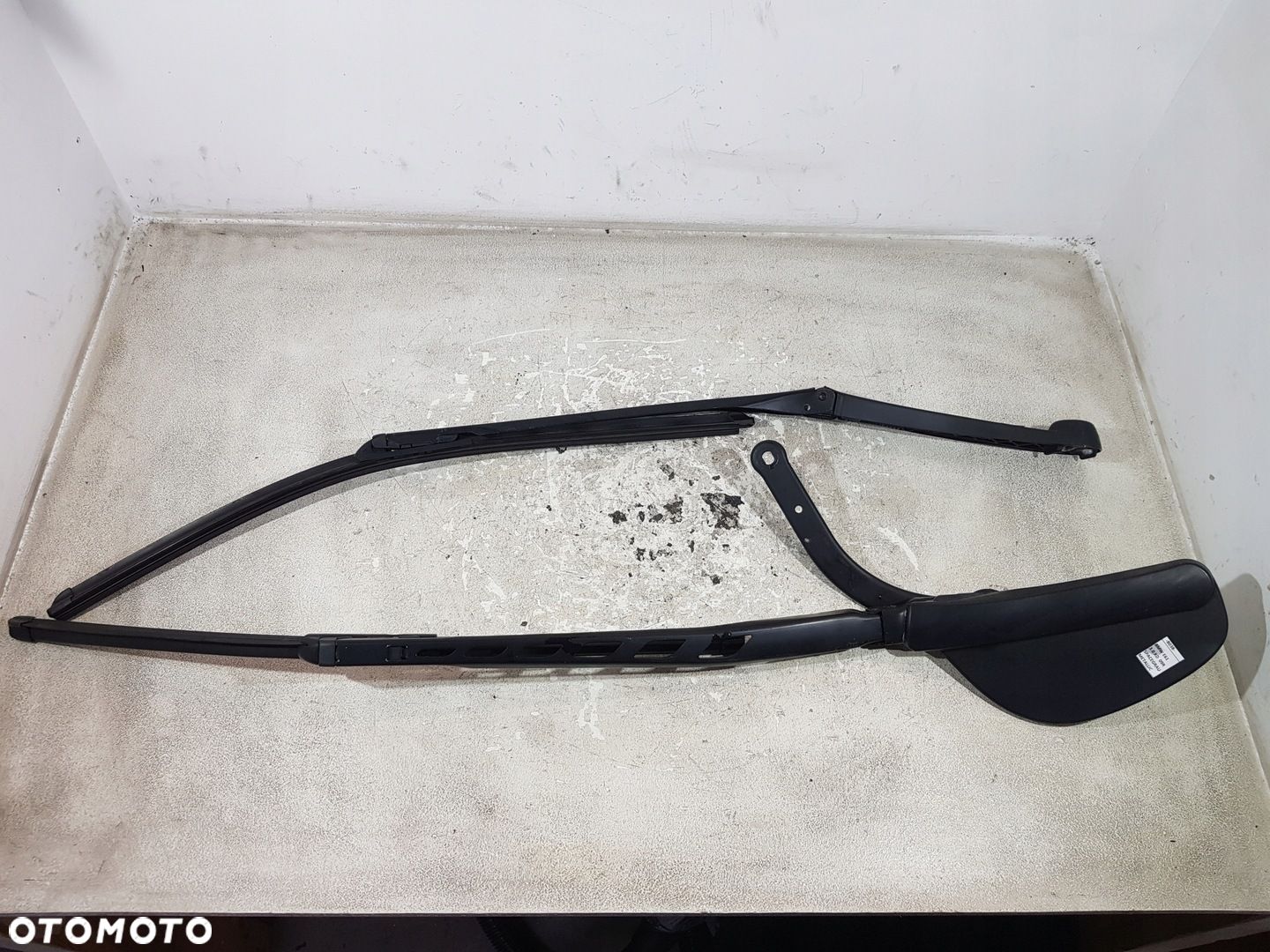 RAMIONA WYCIERACZEK PRZÓD 7035103 BMW E61 LCI EUR KOMPLET - 1