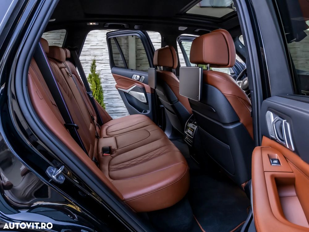 BMW X5 M M50i - 6