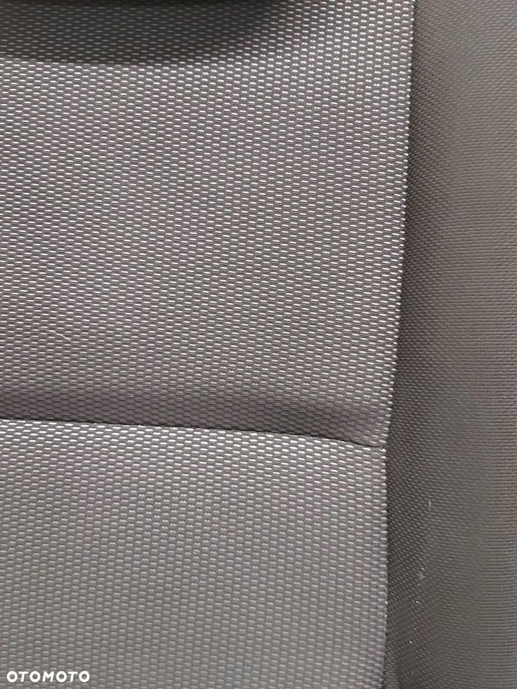 Toyota Corolla Verso II 04-08r fotel środkowy tył tylny 2 II rząd rączka - 4