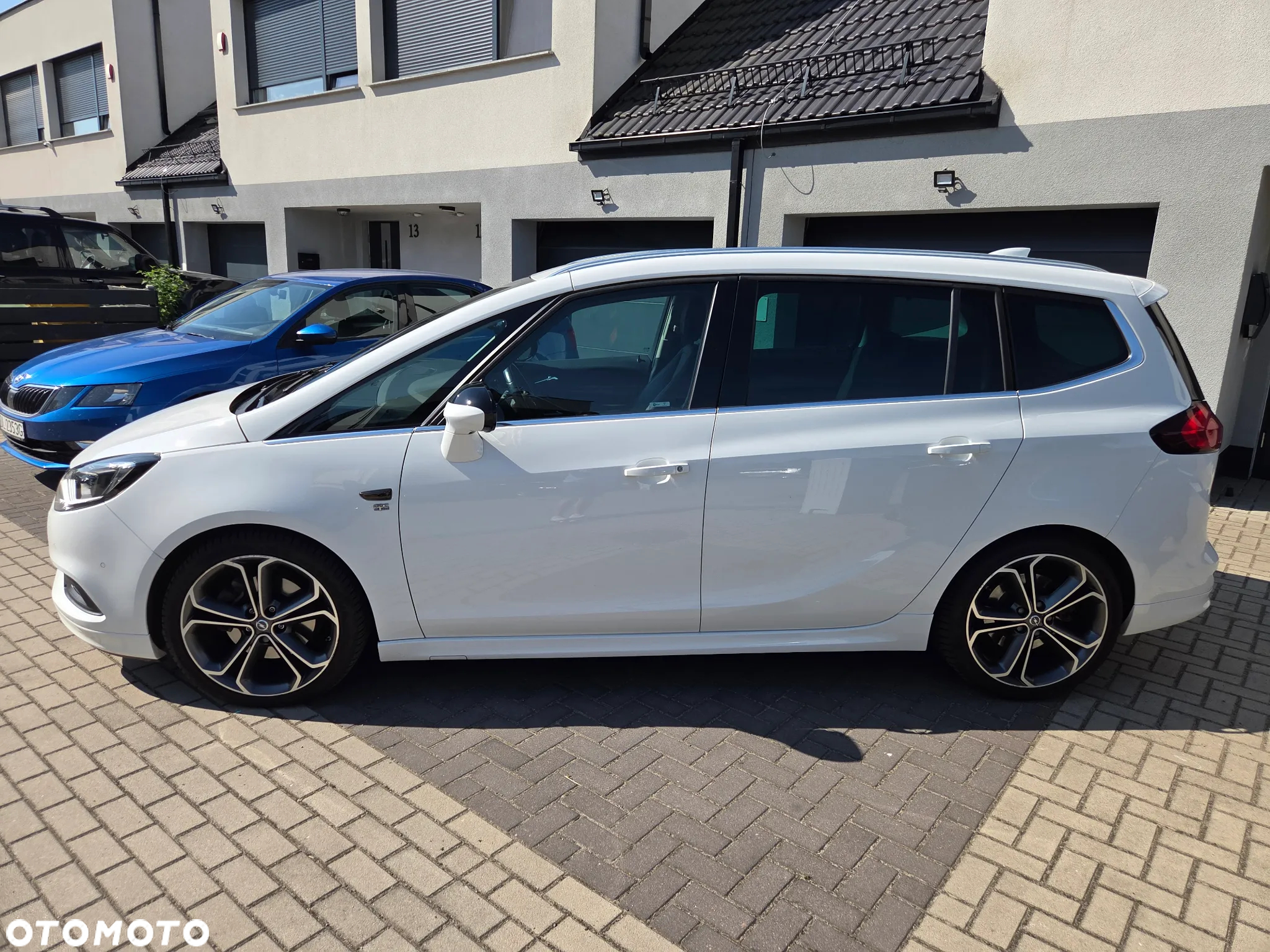 Opel Zafira Tourer 1.6 SIDI Turbo Innovation - 2