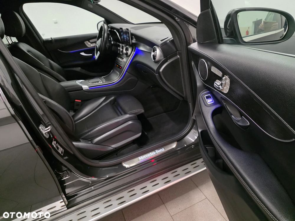 Mercedes-Benz GLC 300 de 4Matic 9G-TRONIC AMG Line Plus - 31