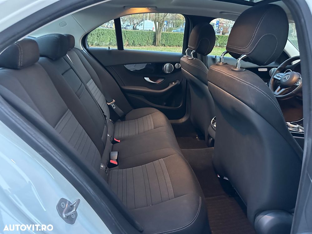 Mercedes-Benz C 220 d 4MATIC 9G-TRONIC - 32