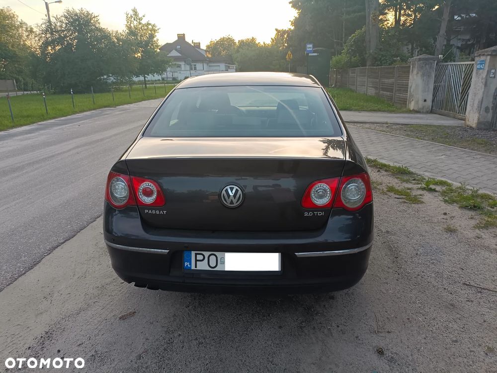 Volkswagen Passat 2.0 TDI Comfortline DSG - 5