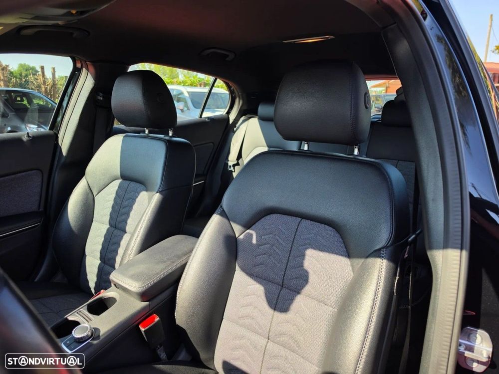 Mercedes-Benz GLA 180 d Aut. - 9