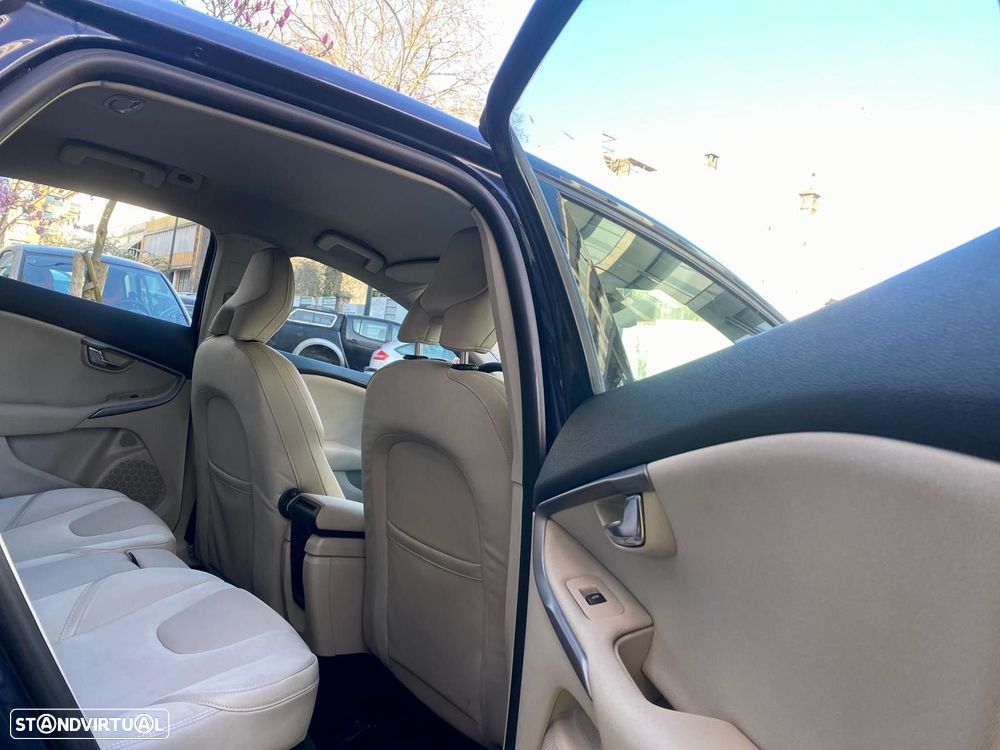 Volvo V40 1.6 D2 Momentum - 25